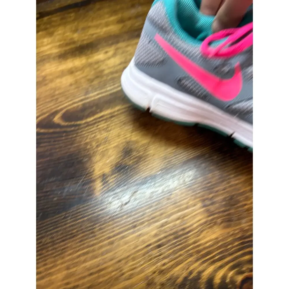Nike Gray‎ Sneakers Size 5Y